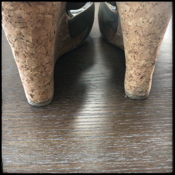 Gorgeous Steve Madden Platform Wedge Sanda - Picture 4 of 7